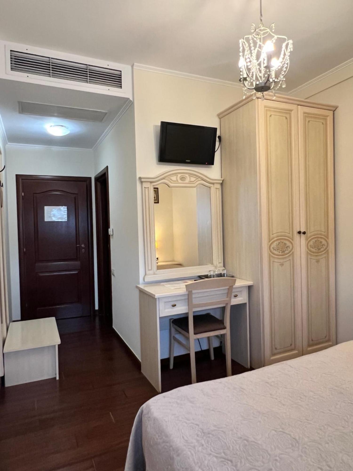 Park Villa - Boutique Hotel Тимишоара Экстерьер фото