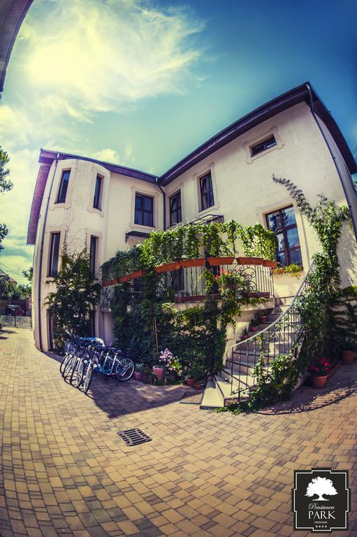 Park Villa - Boutique Hotel Тимишоара Экстерьер фото